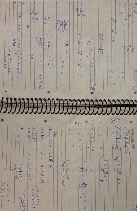 Página de um caderno com anotações de Matemática