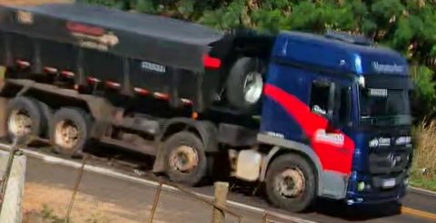 Recorte real de um caminhão, detectado pelo sistema numa rodovia